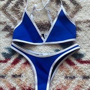 BNWT blue hoaka set